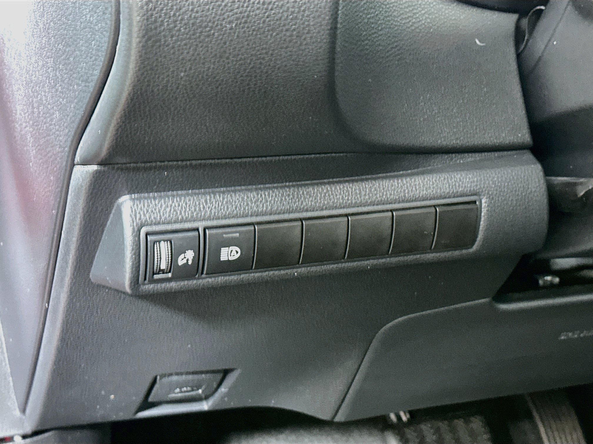 Certified 2022 Toyota Corolla LE w/ Carpet Mat Package (TMS) FWD image 10