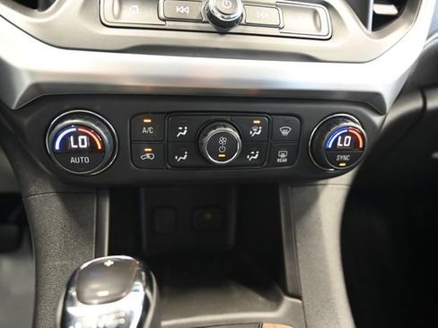 Used 2019 GMC Acadia SLE AWD/4WD image 18