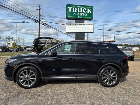 Used 2020 Lincoln Corsair FWD w/ Premium Package image 2