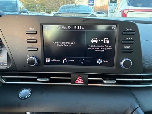 Used 2023 Hyundai Elantra SEL image 27