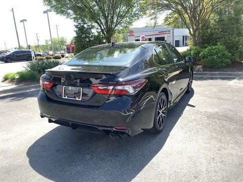 Used 2023 Toyota Camry SE image 8