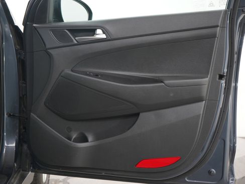 Used 2019 Hyundai Tucson SE image 11