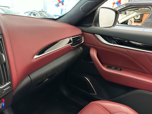 Used 2020 Maserati Levante GranSport AWD/4WD image 27