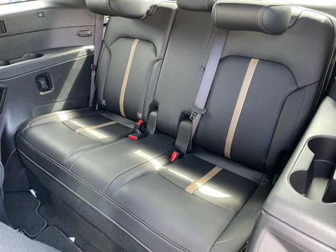 Certified 2024 MAZDA CX-90 3.3 Turbo w/ Premium Plus Pkg image 9