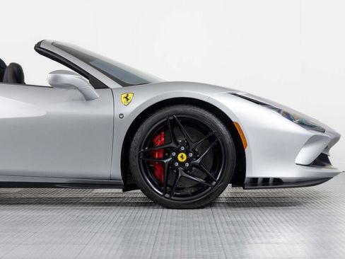 Used 2022 Ferrari F8 Tributo RWD image 22