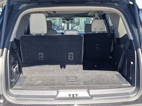 Used 2019 Ford Expedition Platinum image 31
