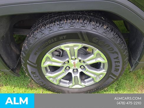 Used 2024 GMC Sierra 1500 SLT RWD image 20
