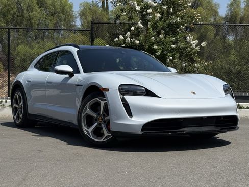 Certified 2023 Porsche Taycan 4S image 9
