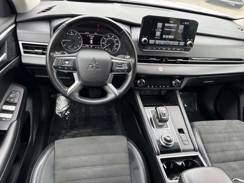 Used 2024 Mitsubishi Outlander FWD image 7