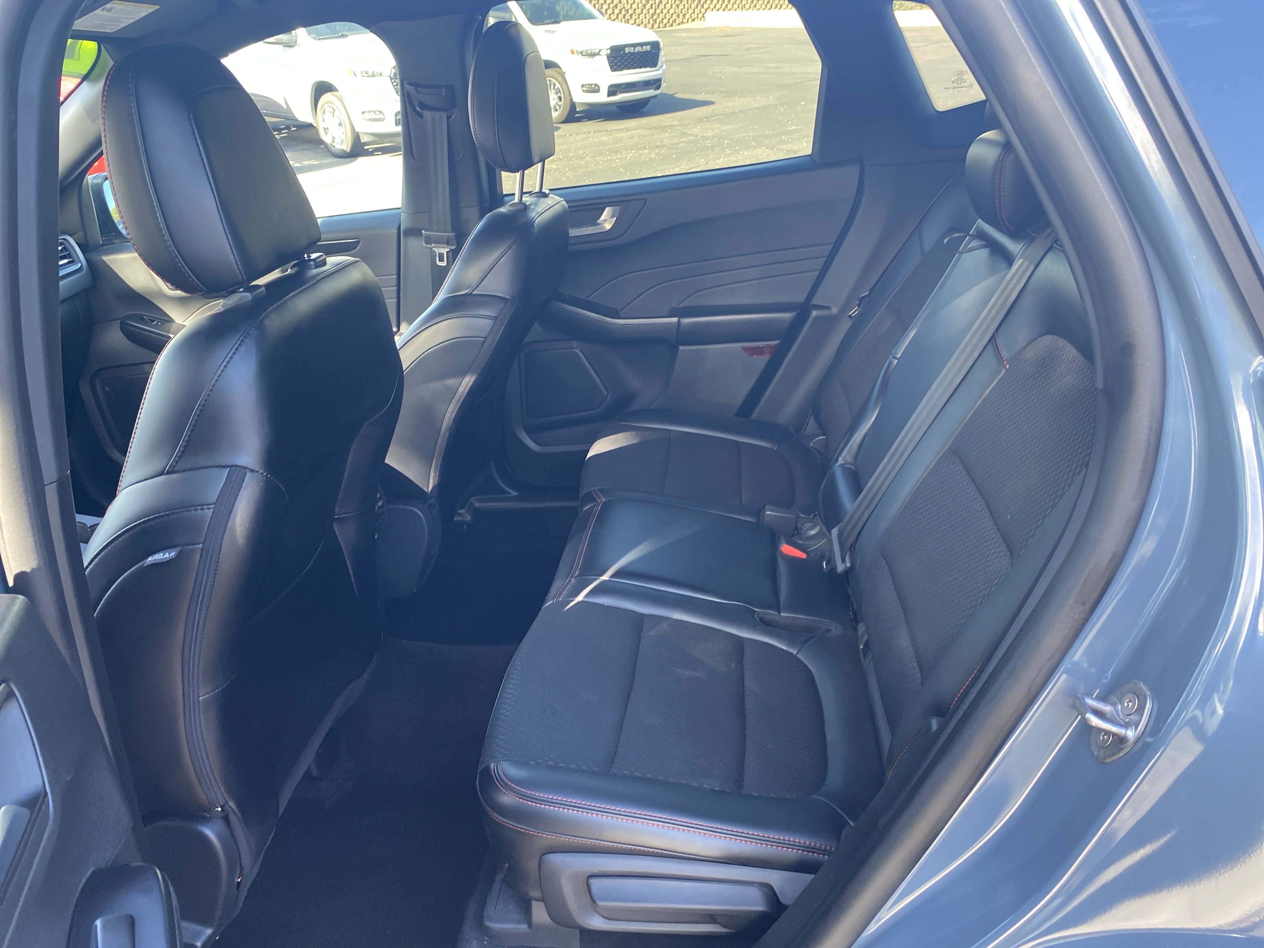 Used 2025 Ford Escape ST-Line FWD image 18