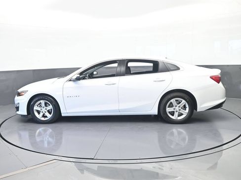 Used 2024 Chevrolet Malibu LT FWD image 3