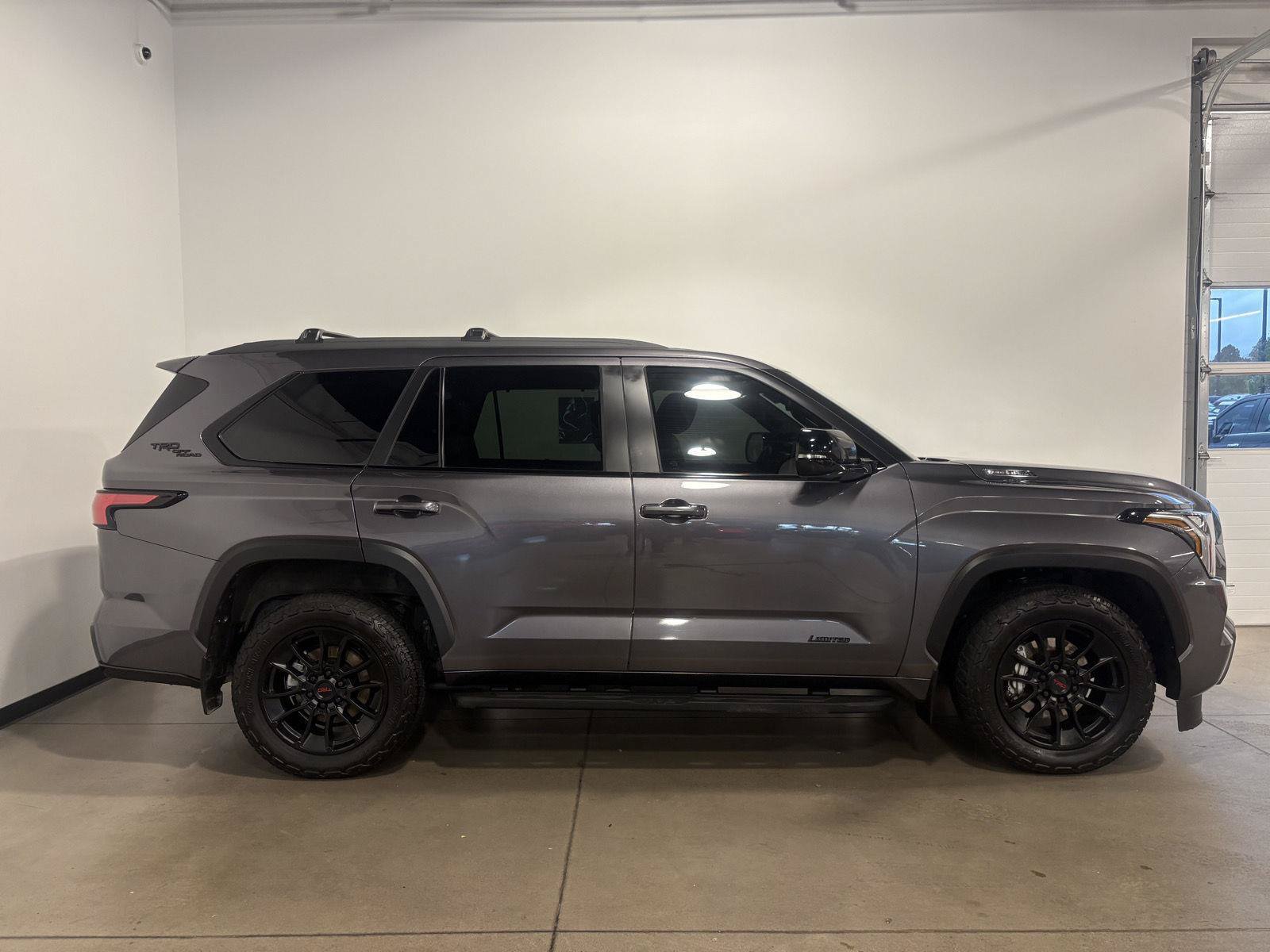 Used 2025 Toyota Sequoia 4WD image 2