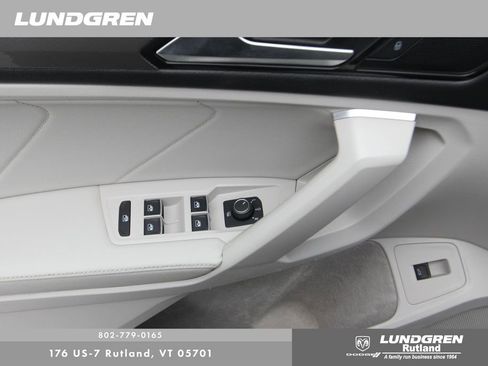 Used 2022 Volkswagen Tiguan SE R-Line image 14