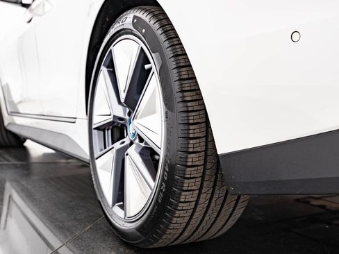 Used 2023 BMW i4 eDrive35 w/ Premium Package RWD image 48
