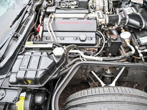 Used 1995 Chevrolet Corvette Coupe RWD image 37