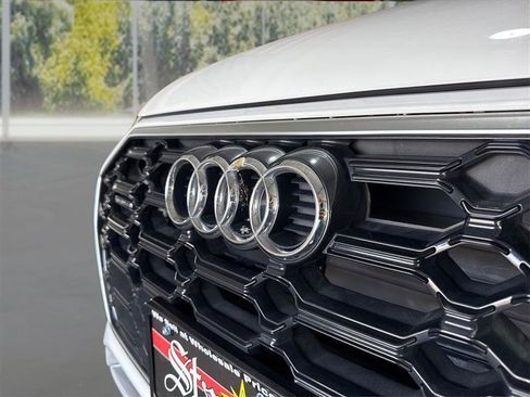Used 2022 Audi Q5 2.0T Premium w/ Convenience Package AWD/4WD image 22