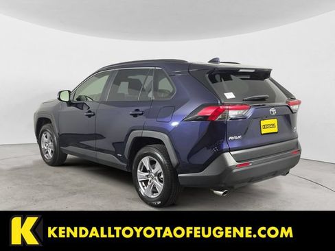 Used 2025 Toyota RAV4 XLE AWD/4WD image 7