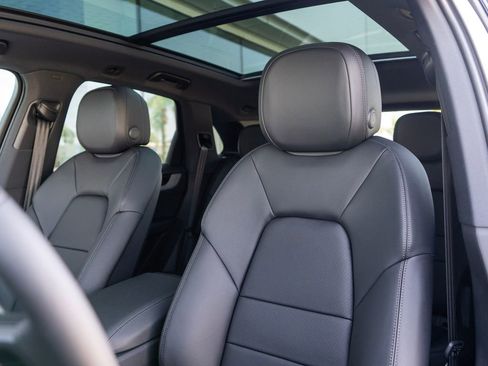 New 2026 Porsche Cayenne AWD/4WD image 4
