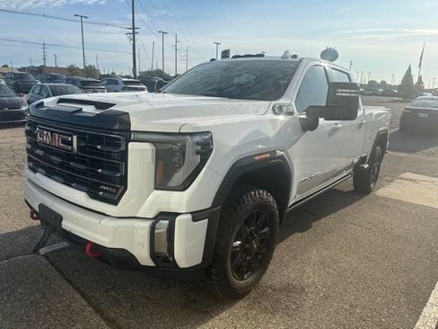 Used 2024 GMC Sierra 2500 AT4 w/ AT4 Premium Plus Package AWD/4WD image 9