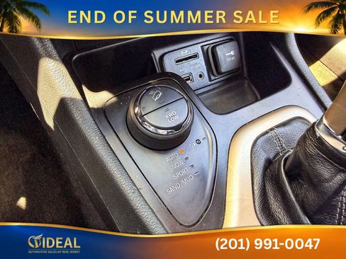 Used 2016 Jeep Cherokee Latitude w/ Cold Weather Group AWD/4WD image 34