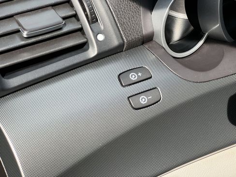 Used 2012 Acura TL w/ Technology Package image 31