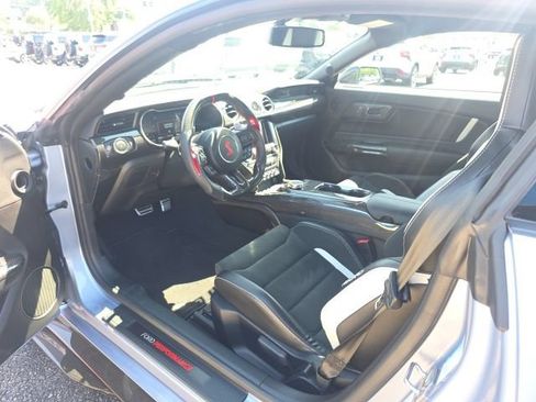 Used 2022 Ford Mustang Shelby GT500 w/ Technology Package RWD image 16