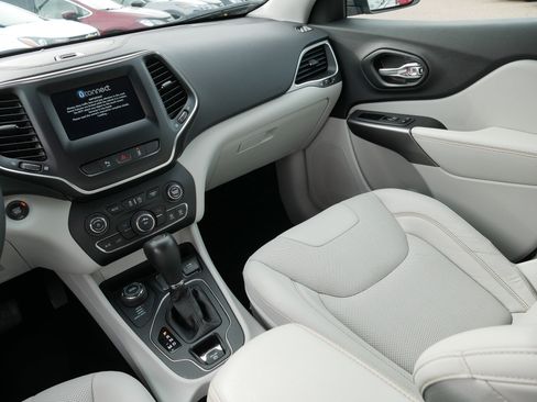 Used 2021 Jeep Cherokee Latitude Lux image 11