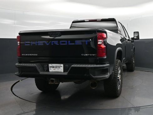 Used 2023 Chevrolet Silverado 2500 Custom w/ Custom Value Package AWD/4WD image 7