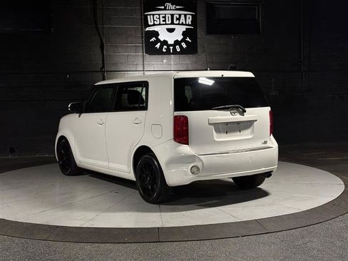 Used 2010 Scion xB image 3