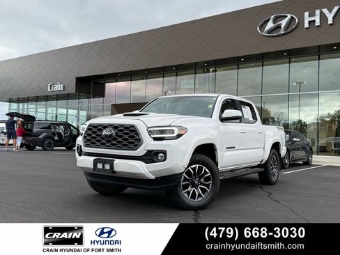 Used 2021 Toyota Tacoma TRD Sport w/ Technology Package image 1