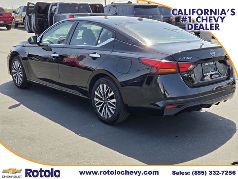 Used 2024 Nissan Altima 2.5 SV FWD image 5