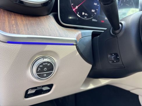 Used 2023 Mercedes-Benz C 300 Sedan image 11