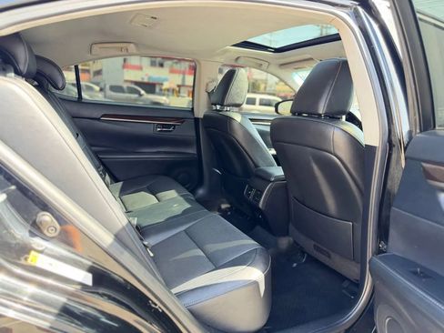 Used 2014 Lexus ES 350 w/ Premium Package FWD image 32