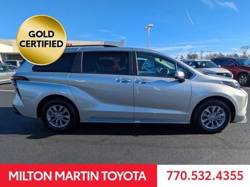 Certified 2024 Toyota Sienna XLE image 3