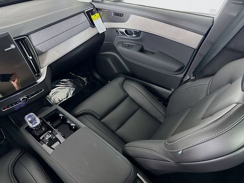 New 2026 Volvo XC90 B6 Ultra w/ Protection Package image 25