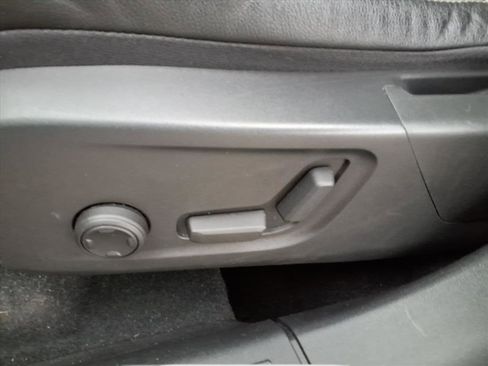 Used 2023 Volvo XC40 B5 Plus w/ Driver Assist Package image 18