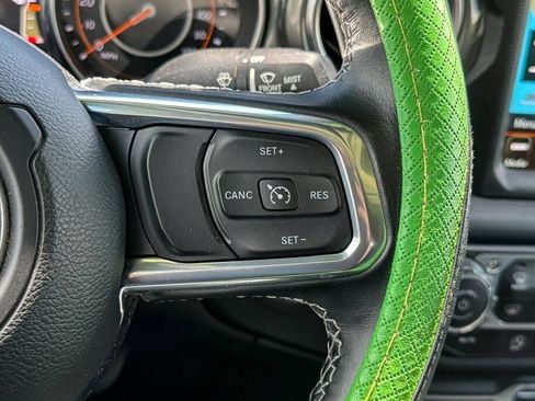 Used 2021 Jeep Gladiator Overland AWD/4WD image 32