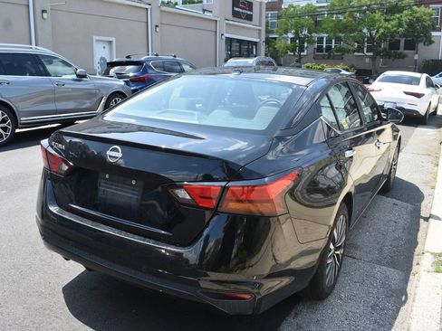 Used 2025 Nissan Altima 2.5 SV FWD image 6