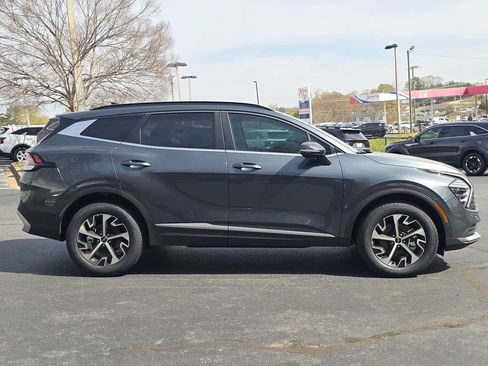 Used 2025 Kia Sportage EX w/ EX Premium Package image 2