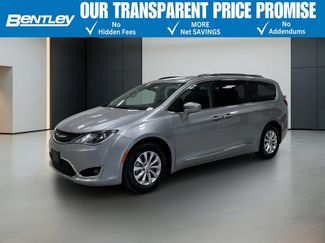 Used 2018 Chrysler Pacifica Touring-L FWD video 1