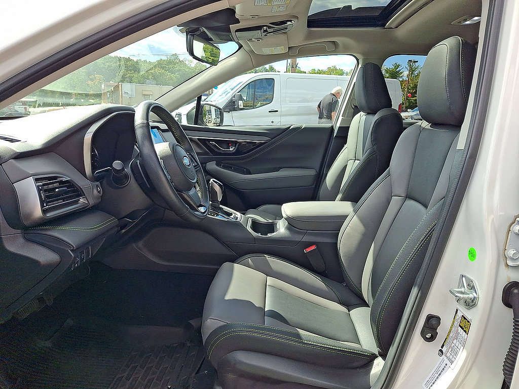 Used 2025 Subaru Outback Onyx Edition AWD/4WD image 17
