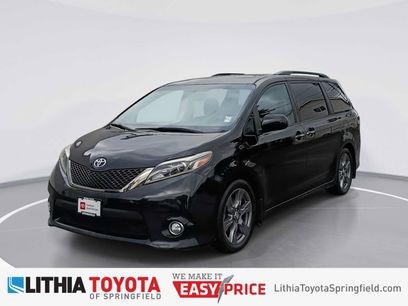 Used 2017 Toyota Sienna SE w/ SE Preferred Package