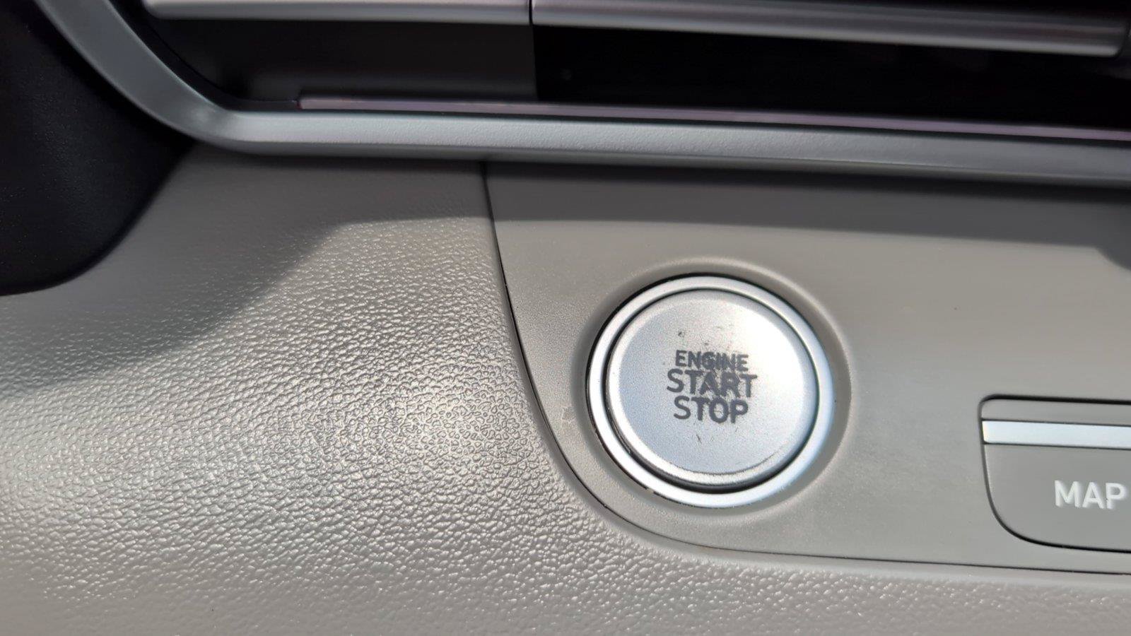 Used 2025 Hyundai Elantra SEL FWD image 26
