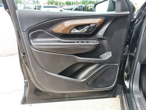 Used 2019 GMC Terrain SLE w/ Black Edition AWD/4WD image 9