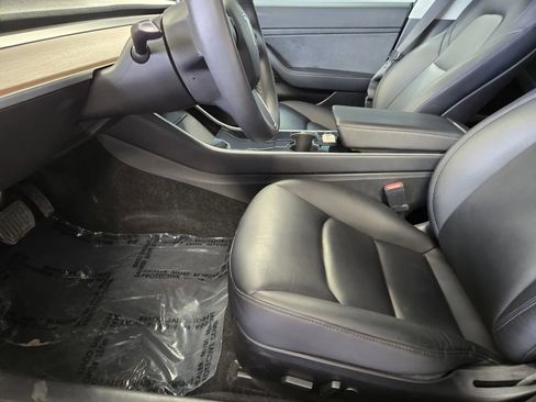 Used 2020 Tesla Model 3 Standard Range Plus RWD image 14