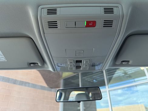 Used 2022 Volkswagen Taos SE w/ Panoramic Sunroof Package image 25