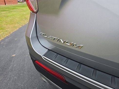 Used 2023 Ford Explorer Platinum w/ Class IV Trailer Tow Package image 5