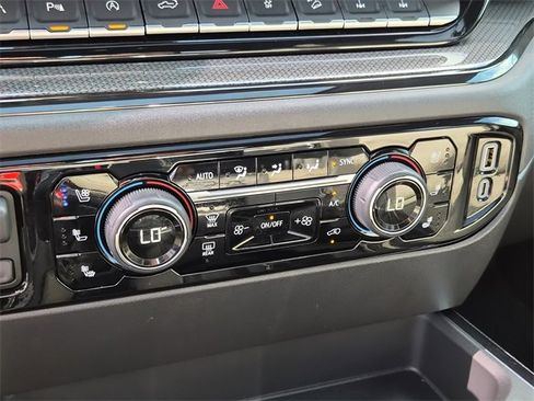 Used 2025 Chevrolet Silverado 1500 ZR2 w/ Technology Package image 26