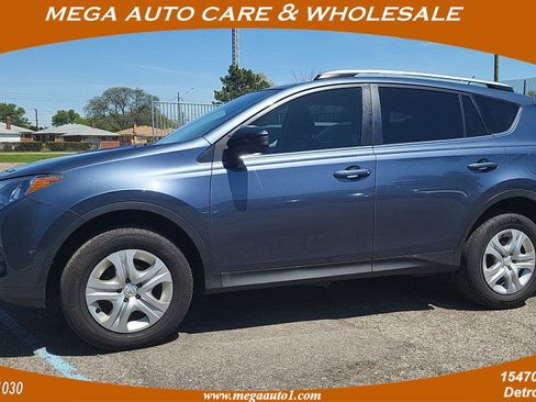 Used 2013 Toyota RAV4 LE FWD image 1