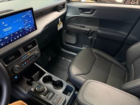 New 2025 Ford Maverick Lariat w/ Black Appearance Package AWD/4WD image 19